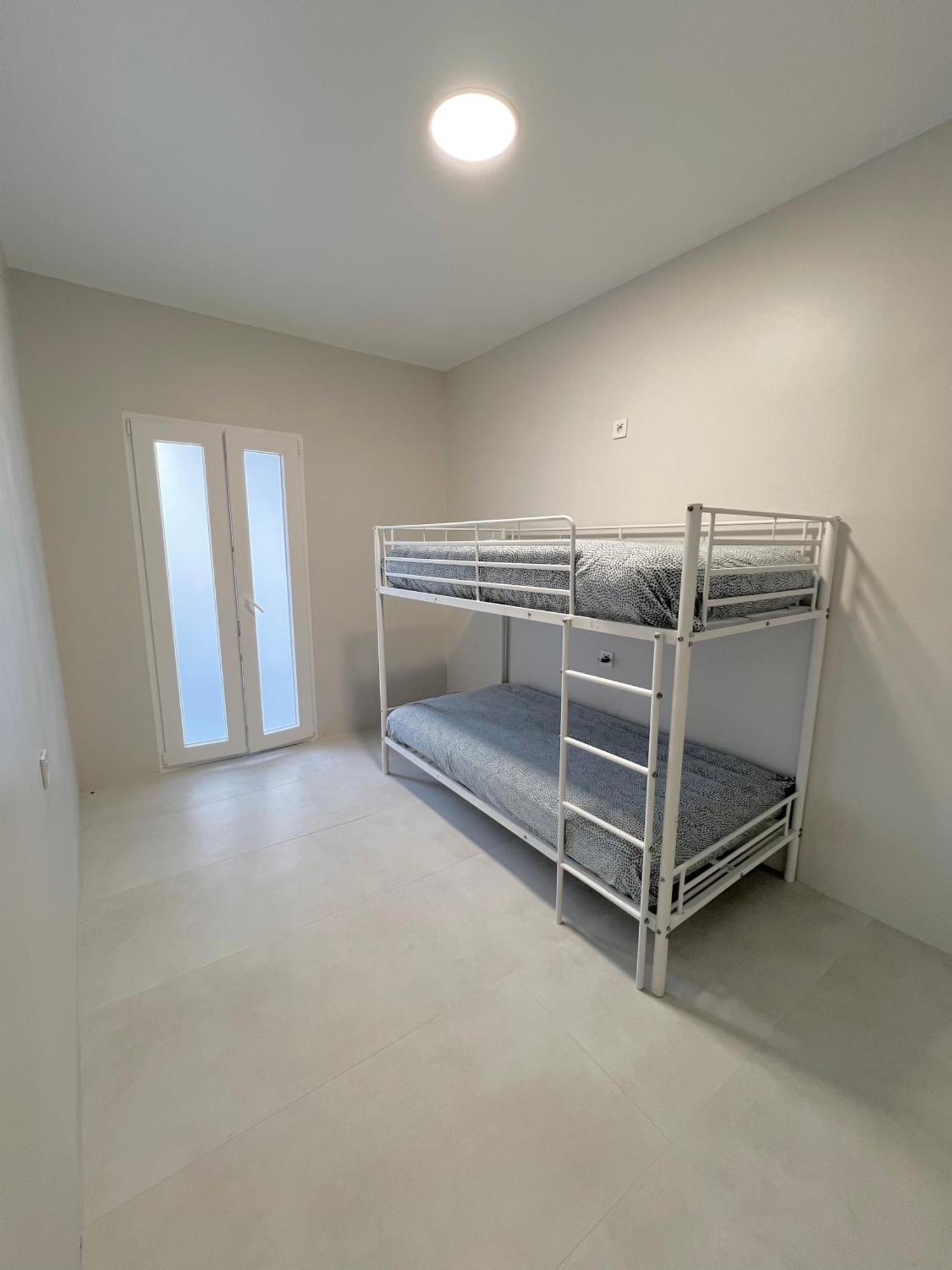Hostel Oasis Мадрид Экстерьер фото