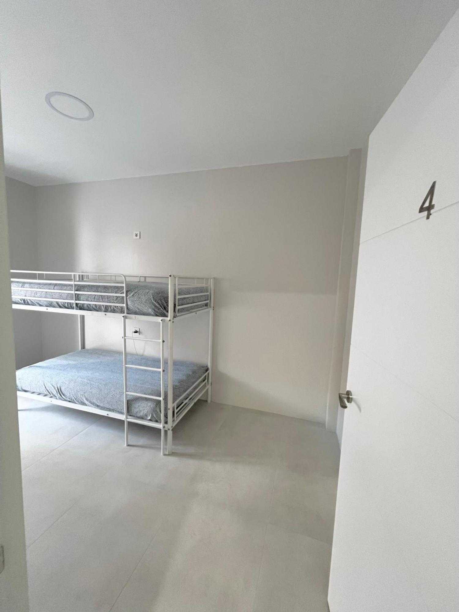 Hostel Oasis Мадрид Экстерьер фото