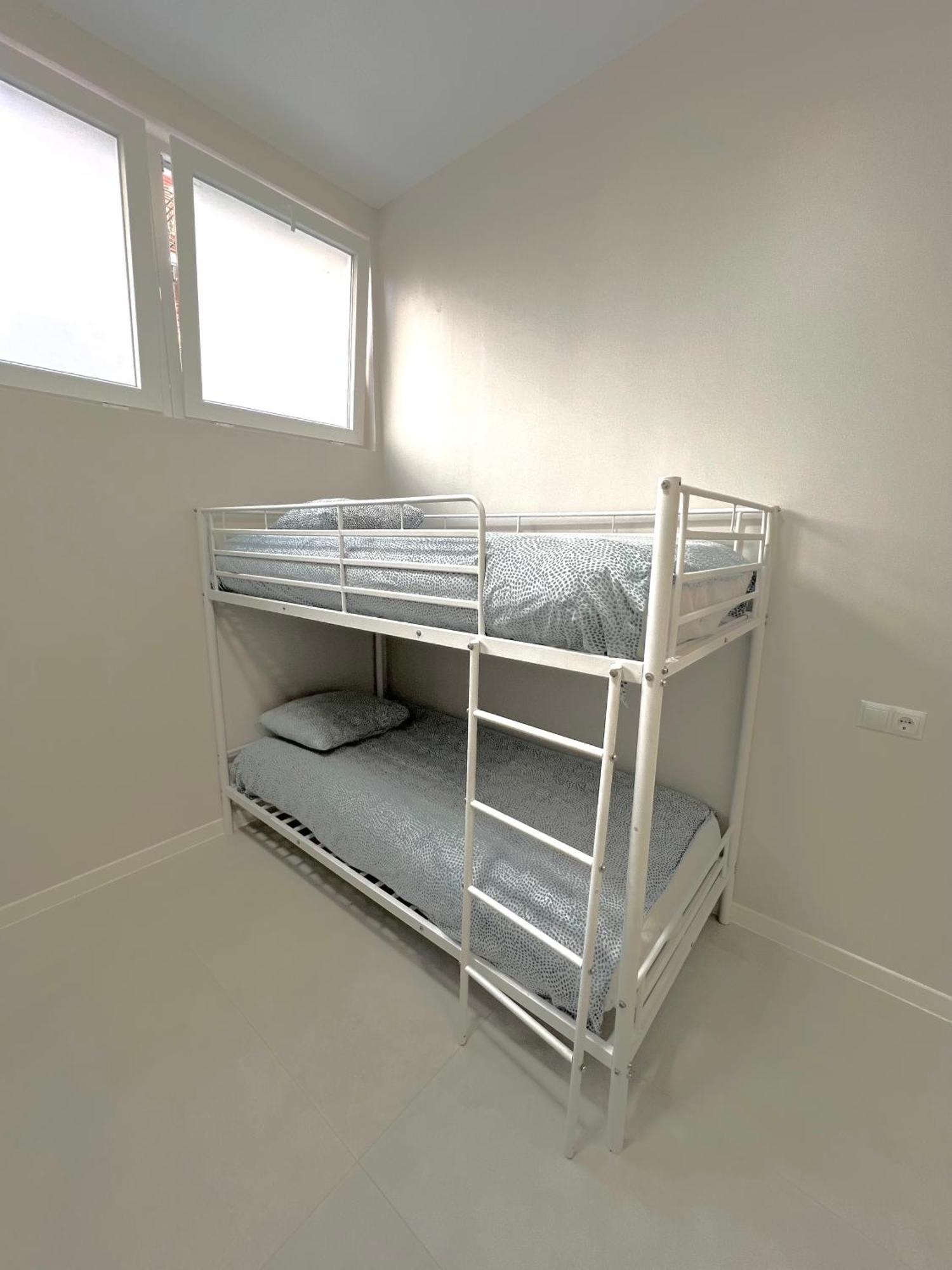 Hostel Oasis Мадрид Экстерьер фото