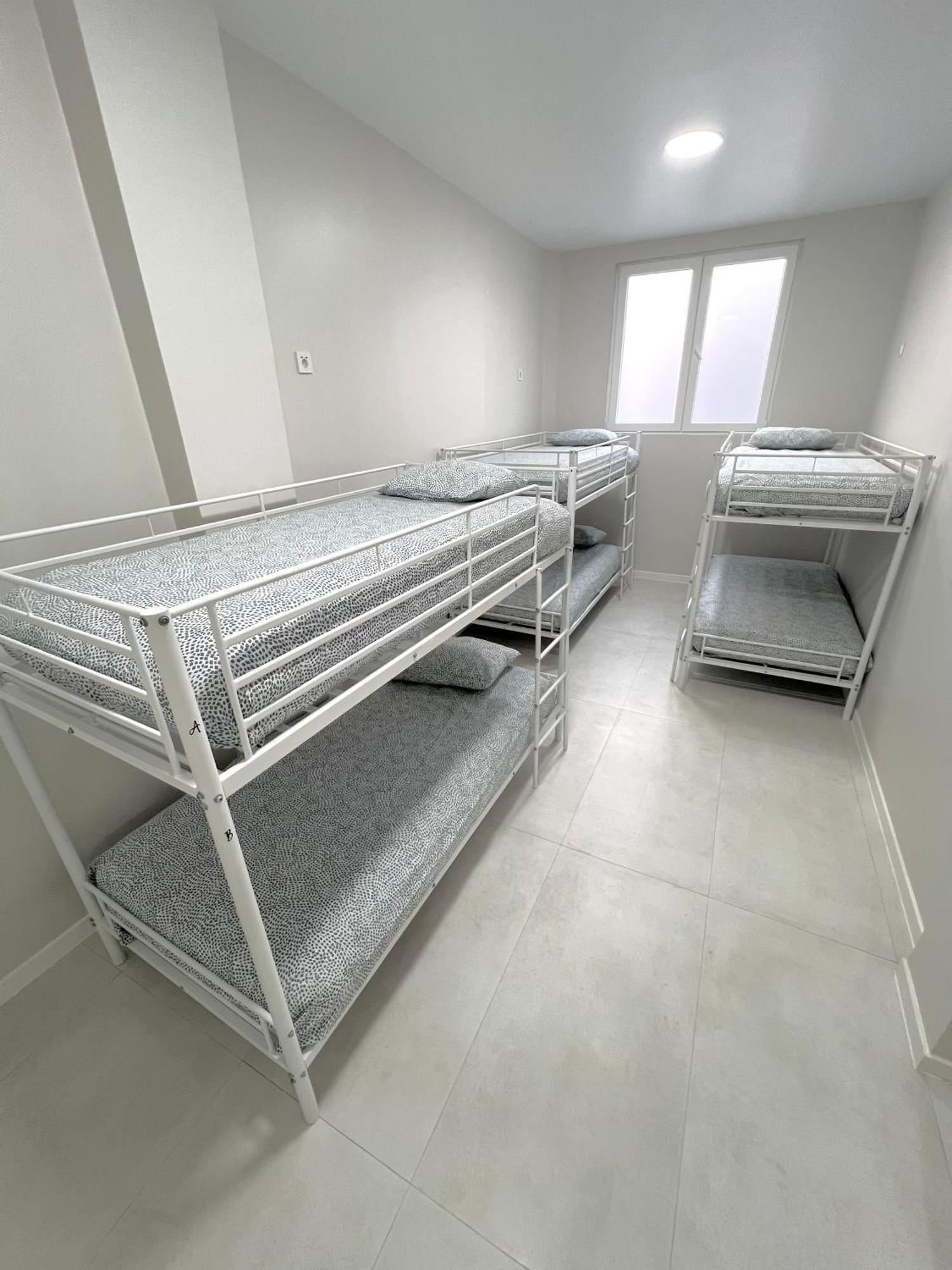 Hostel Oasis Мадрид Экстерьер фото
