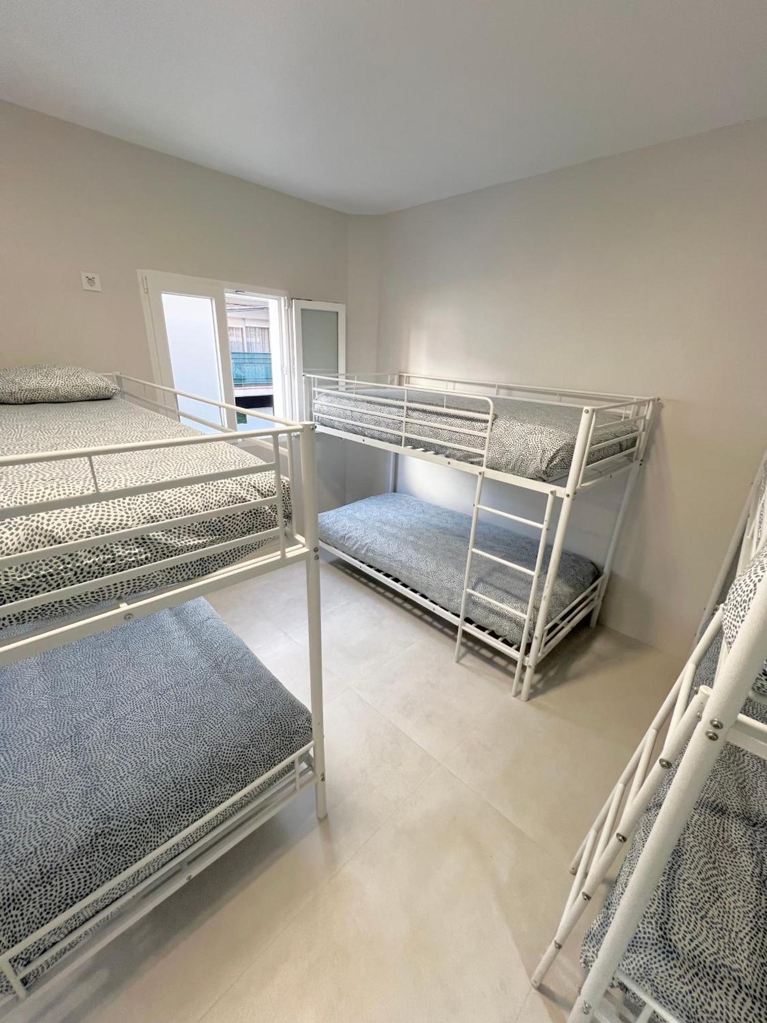 Hostel Oasis Мадрид Экстерьер фото